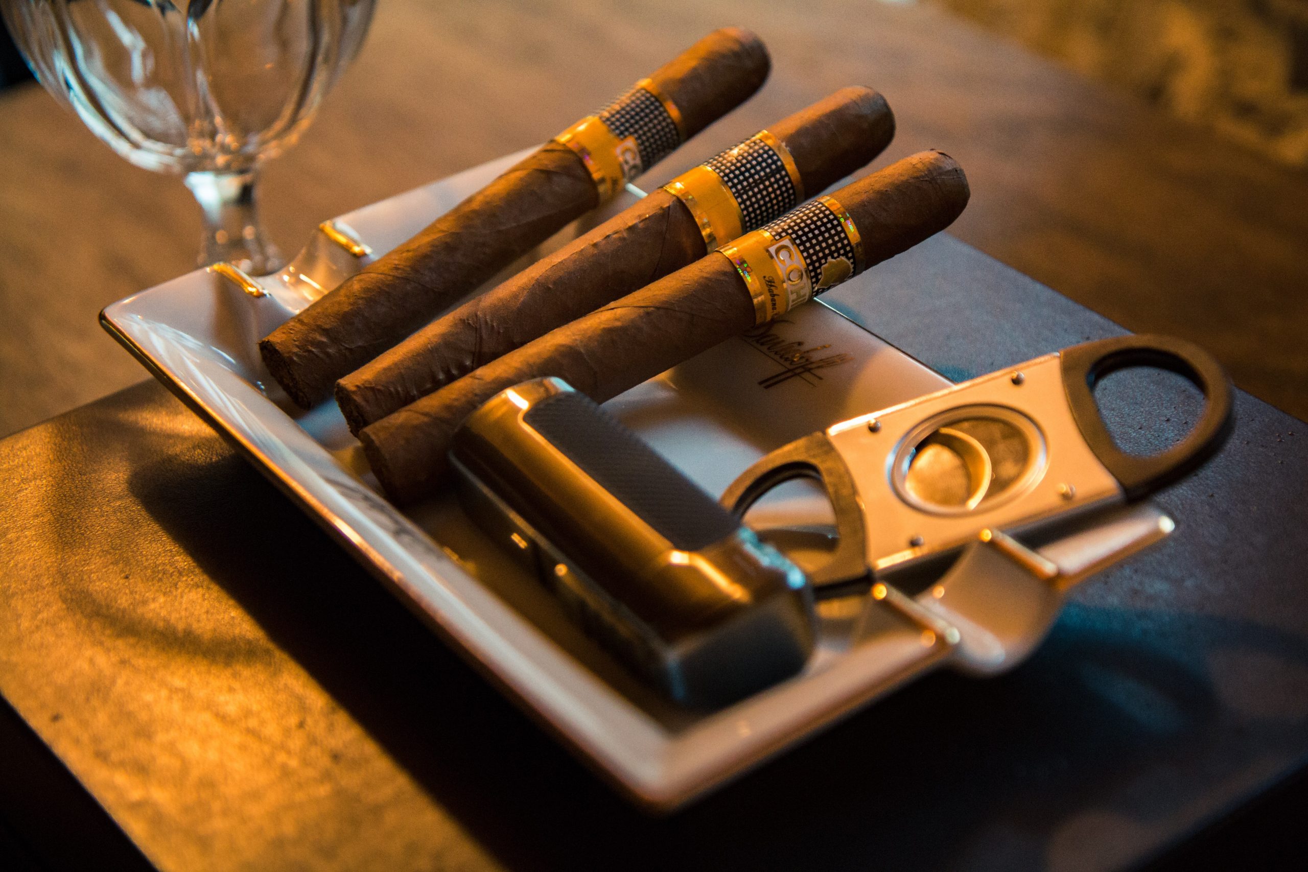 Five Tips On How To Host The Perfect Cigar Party